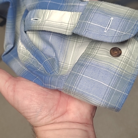Lands End Plaid long sleeve button-down shirt 👕 men's XL. - Picture 4 of 6